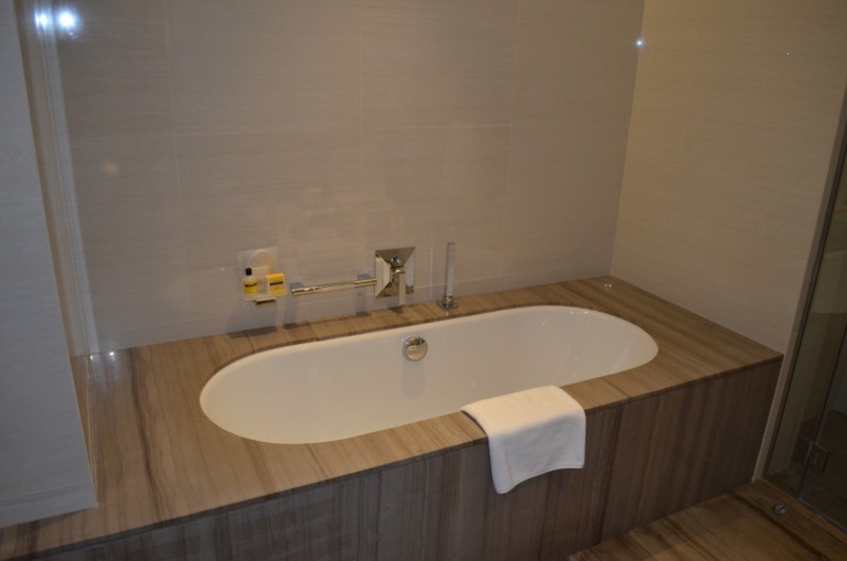 Emiri suite bathroom