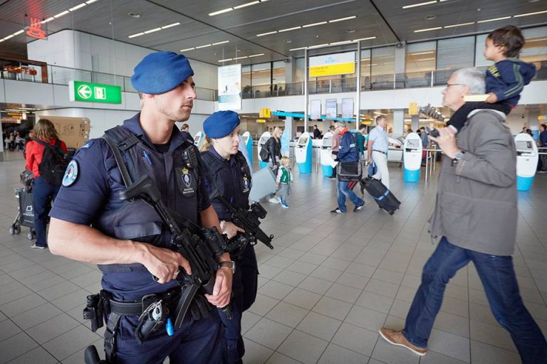 rijen op Schiphol