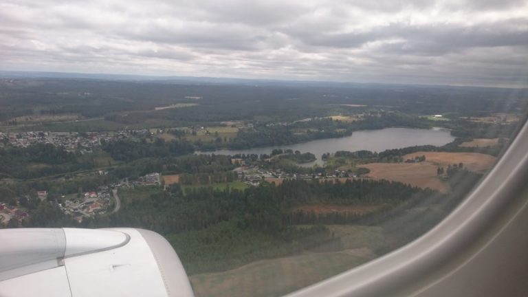 KLM Embraer 190. Aanzienlijk meer bewolking in Oslo!