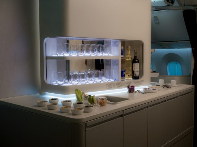 Aeromexico 787-9 Dreamliner Business Class bar