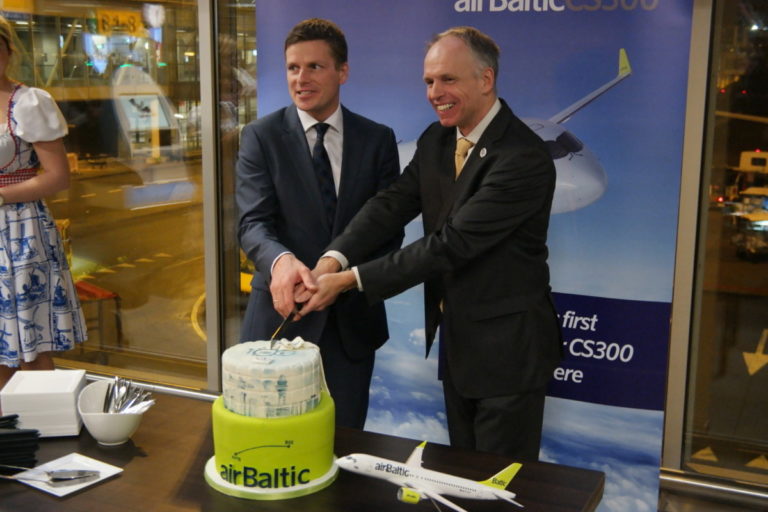 airBaltic CS300 Schiphol