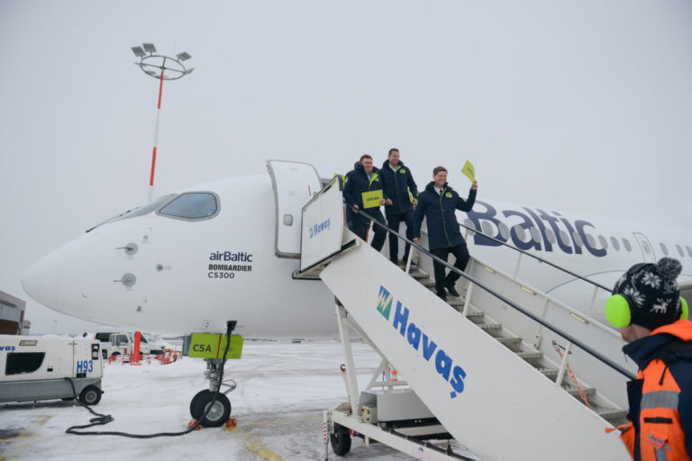 airBaltic CS300