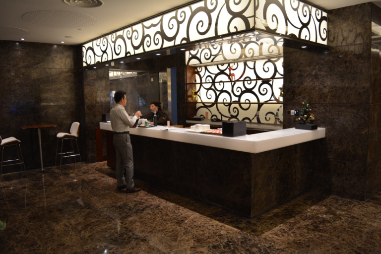 Japan Airlines, Air France, lounge, review, Shanghai, lounge 39