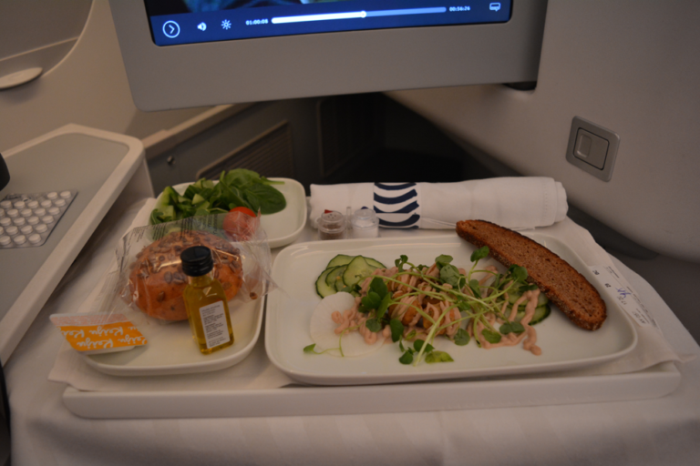 Finnair, business class, lounge, Airbus A350, Helsinki, Shanghai