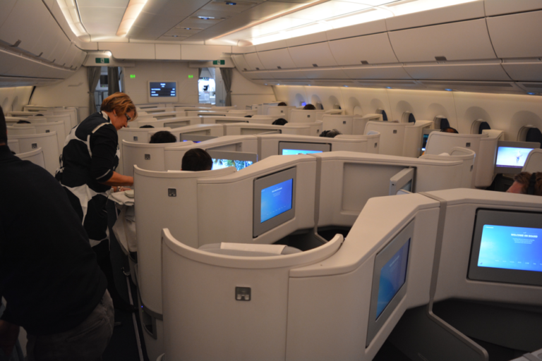 Finnair, business class, lounge, Airbus A350, Helsinki, Shanghai