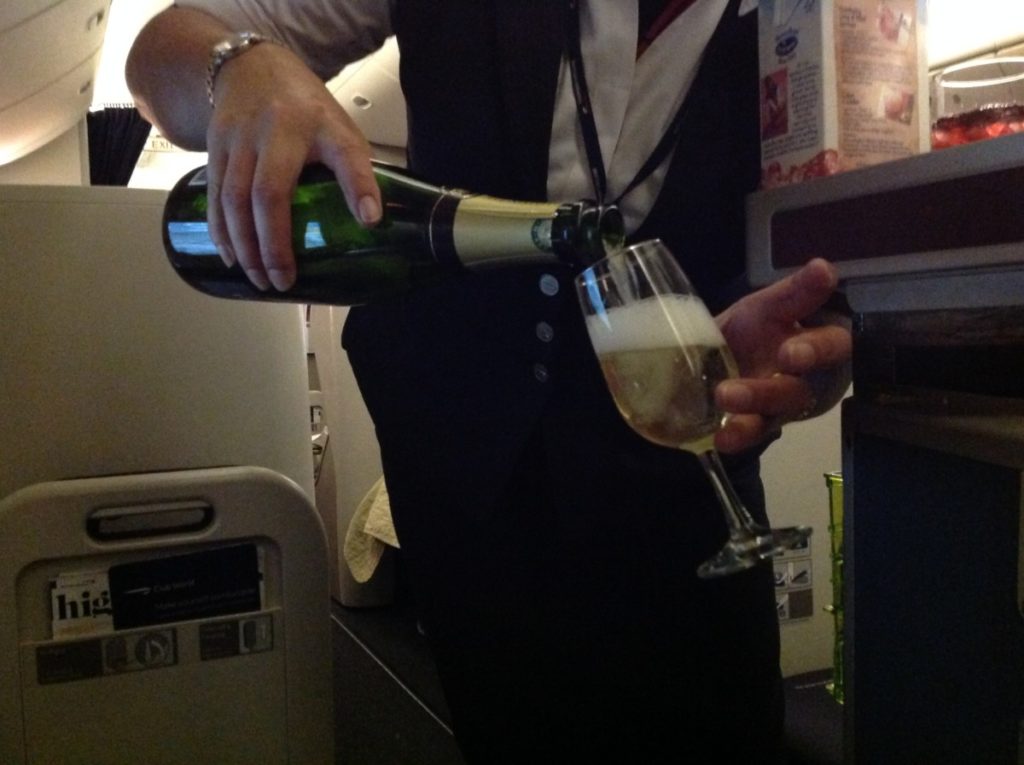 British Airways, Oneworld, British Airways ervaringen, Club World, Dubai, Review British Airways, British Airways catering, Business Class, Londen-Heatrow, Upgrade, Champagne