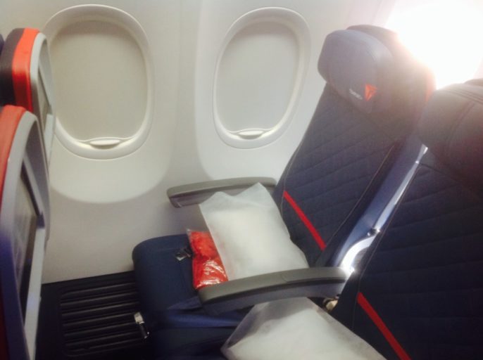 Delta Air Lines, Review Delta, Seattle, Honolulu, Hawaii, Delta Comfort+, SkyTeam, Delta ervaringen, Delta Upgrade, Window seat