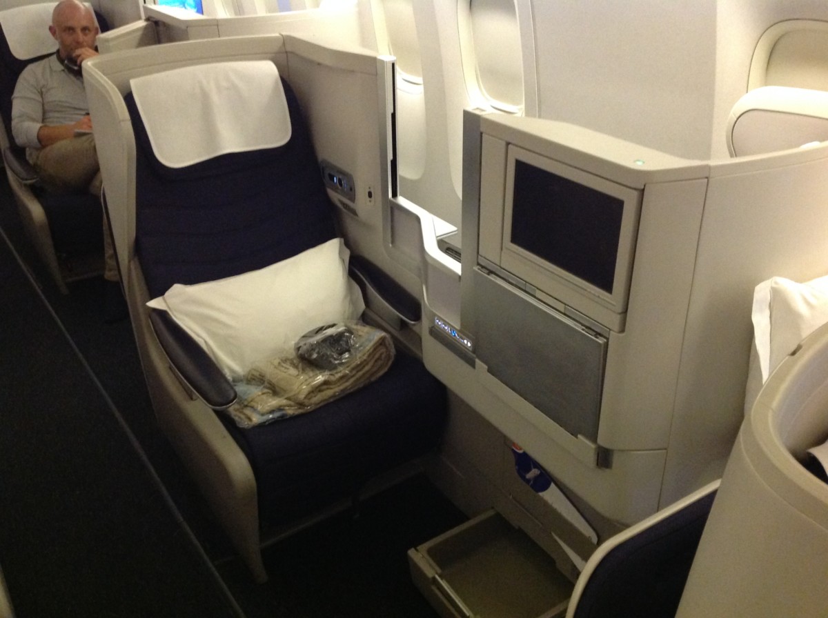 British Airways, Oneworld, British Airways ervaringen, Club World, Dubai, Review British Airways, British Airways catering, Business Class, Londen-Heatrow, Upgrade