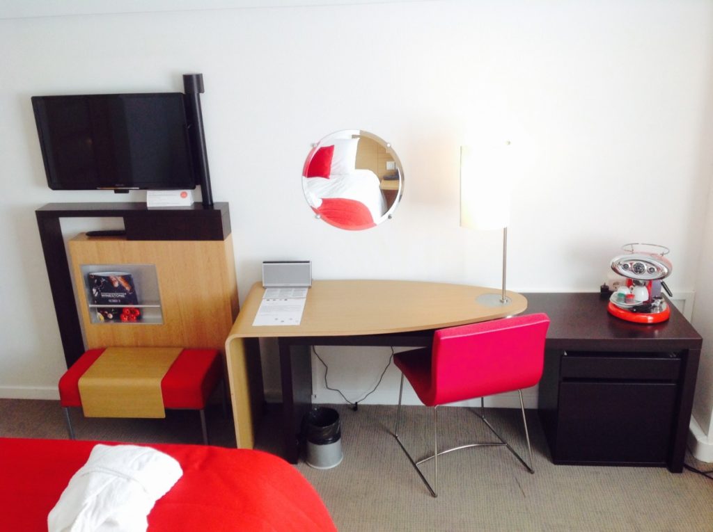 Televisie, Bureau, Novotel, Boekarest