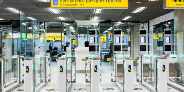 schiphol self service paspoort