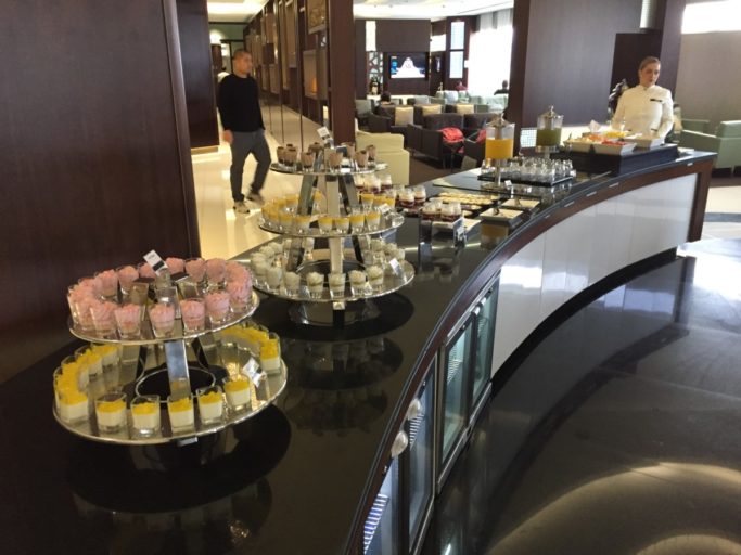 review etihad business class lounge abu dhabi