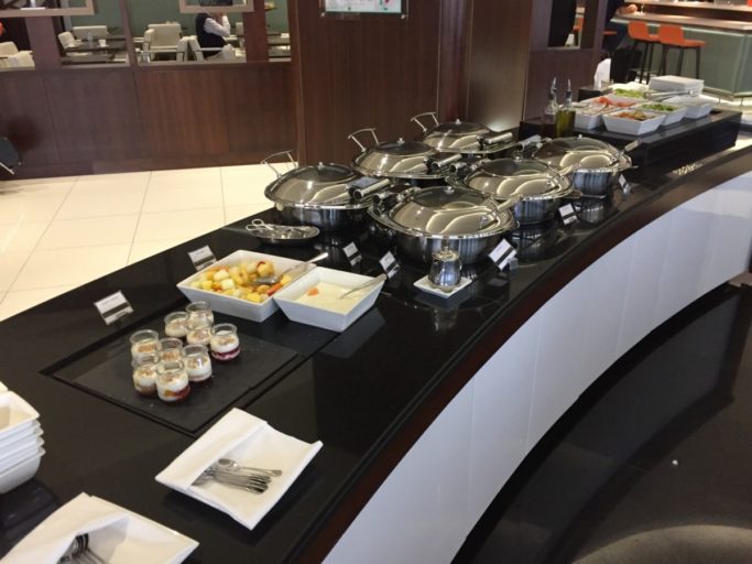 review etihad business class lounge abu dhabi