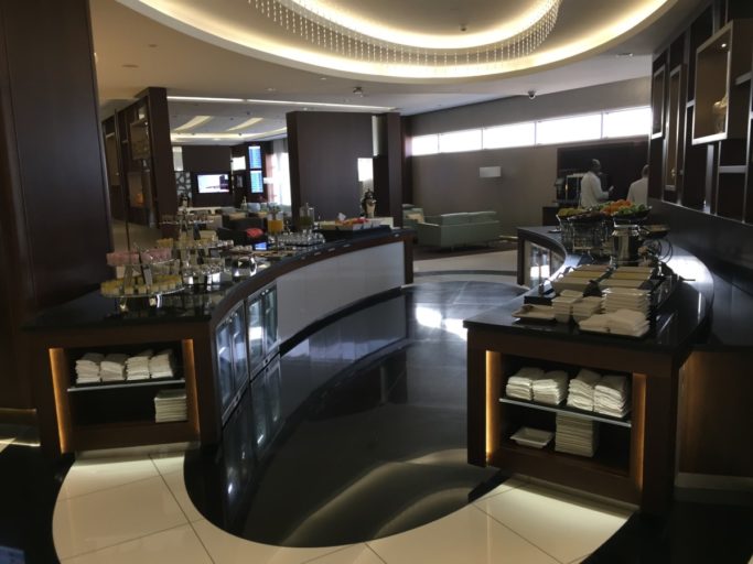 review etihad business class lounge abu dhabi