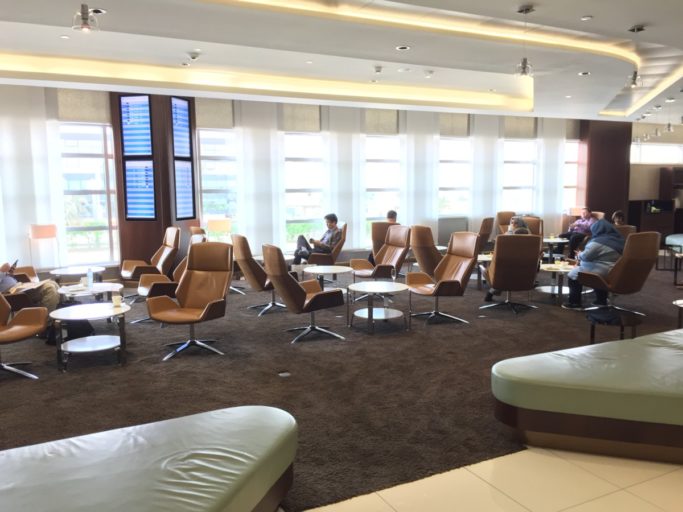 review etihad business class lounge abu dhabi