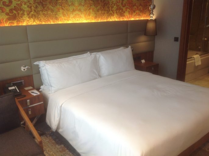 Istanbul, hilton, suite, kingsize bed