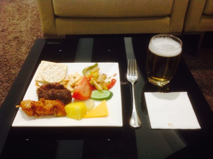 snacks, Etihad, business class lounge, Abu Dhabi