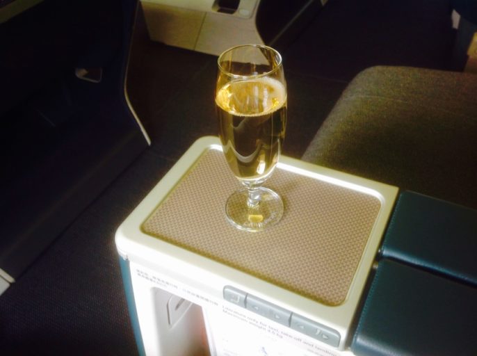 champagne, cathay pacific, seoul, taipei, business class, Boeing 777