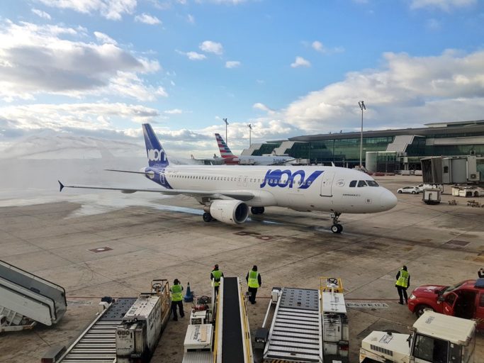 Airbus A320neo met Joon livery