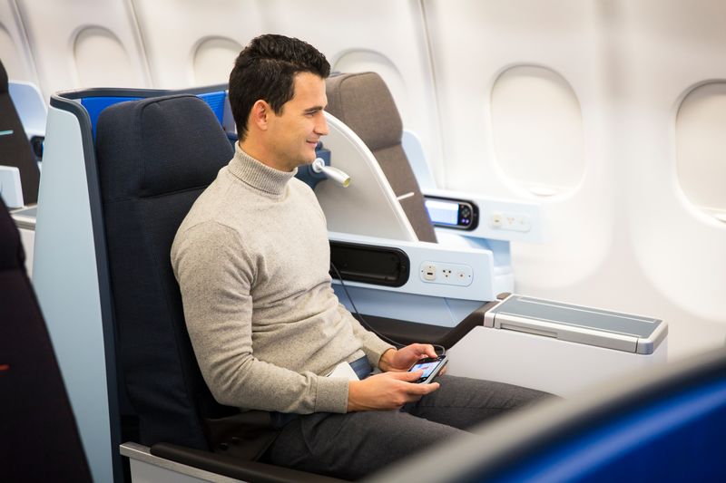 World Business Class cabine aan boord van de Airbus A330 (Bron: KLM)