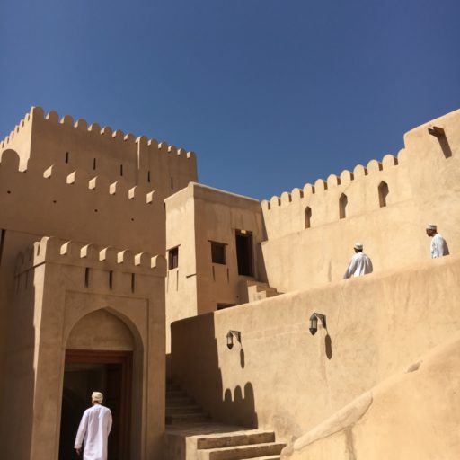 Nizwa Fort, met prachtige uitzicht op de oase.