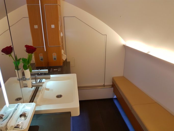 lufthansa first class badkamer