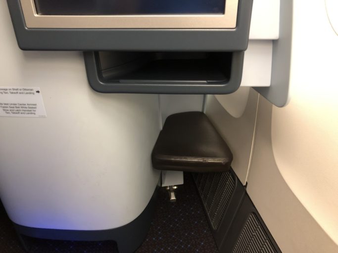 KLM World Business Class Boeing 777 Denpasar Singapore