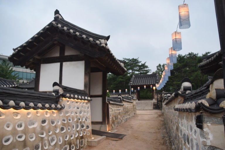 Traditionele verlichting in het Namsangol Hanok Village, Seoul