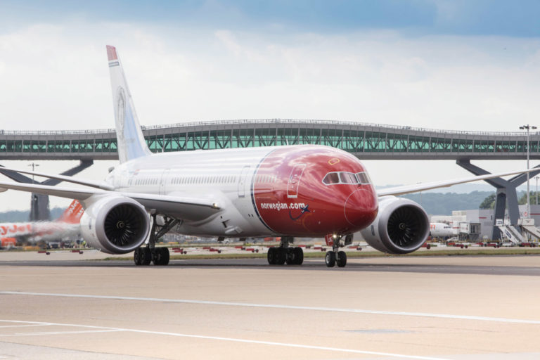 Boeing 787 Dreamliner van Norwegian op Londen Gatwick