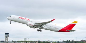 De nieuwe Airbus A350 van Iberia stijgt op