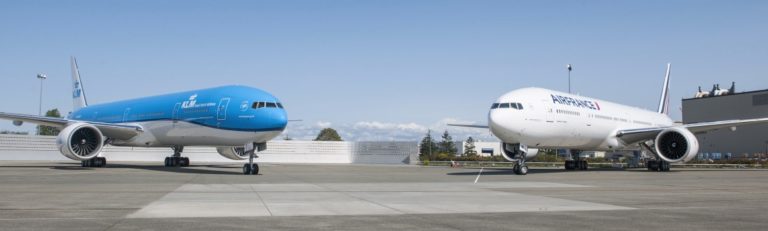 Boeing 777-300 van KLM (links) en Air France (rechts) (Bron: KLM)