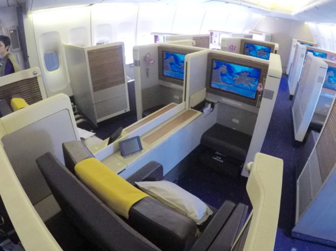 thai airways, first class, boeing 747