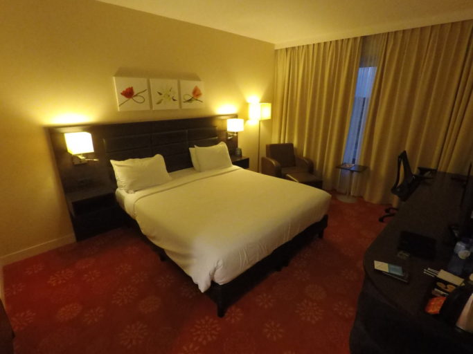 hilton, garden inn, leiden, kingsize bed