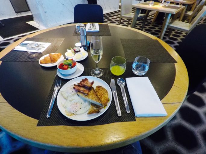 ontbijt, Qantas, first class, lounge, Melbourne