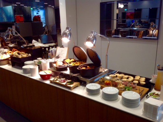 Lufthansa, lounge, frankfurt, warm buffet