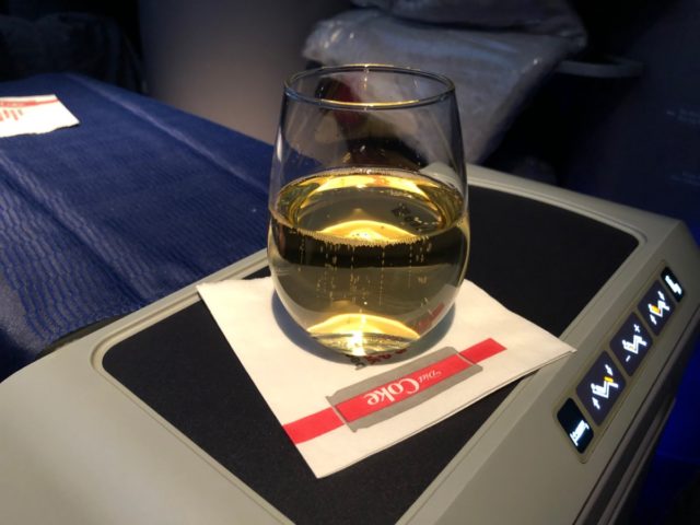 champagne, united airlines