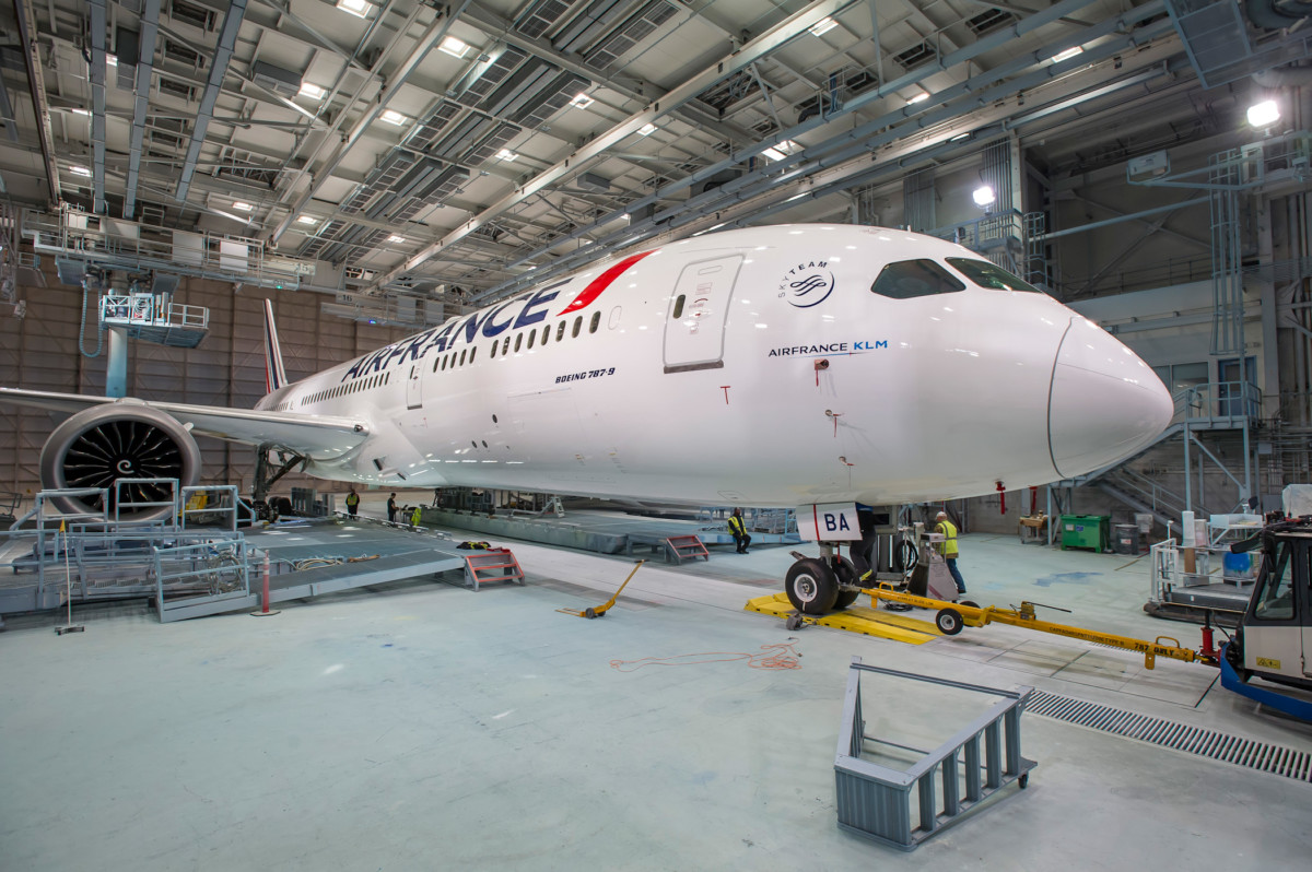 De Boeing 787 Dreamliner van Air France staat in de hangar (Bron: Air France