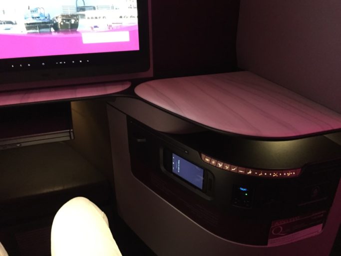 Qatar Airways QSuite A350-1000