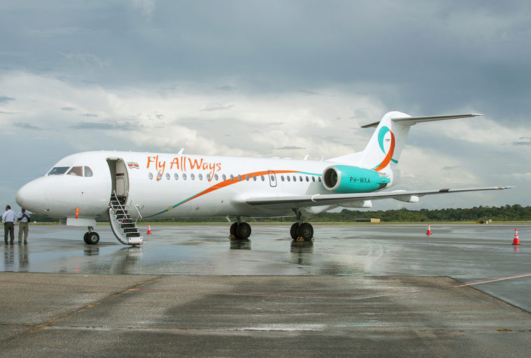 Fly Allways Fokker 70 met nog KLM registratie PH-WXA