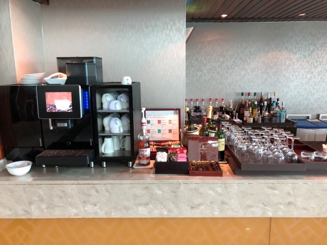 emirates business class lounge concourse B terminal 3 dubai