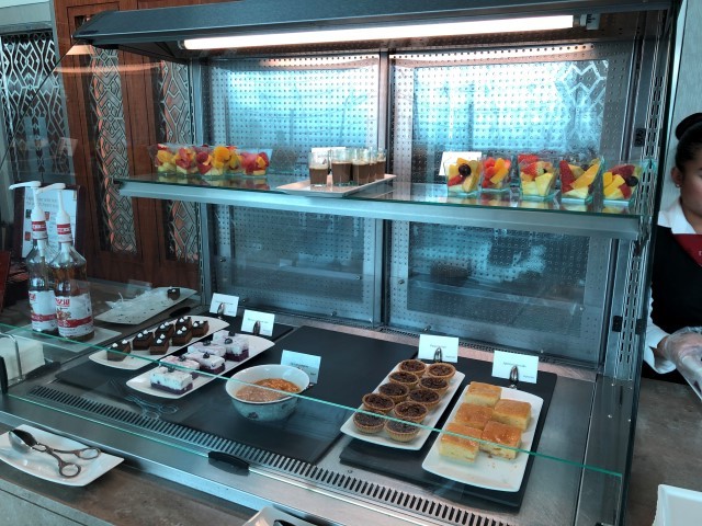 emirates business class lounge concourse B terminal 3 dubai