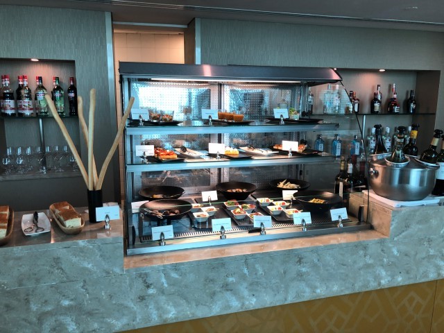 emirates business class lounge concourse B terminal 3 dubai