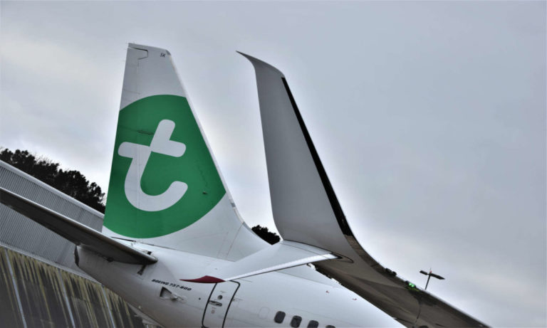 Deze Boeing 737-800 van Transavia werd voorzien van de nieuwe winglets (Bron: Transavia/Fokker)