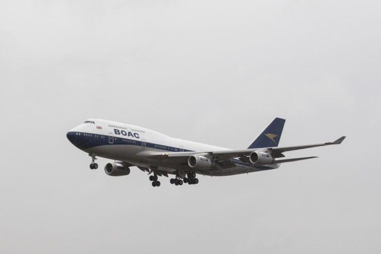 Eerste British Airways toestel in BOAC-livery geland