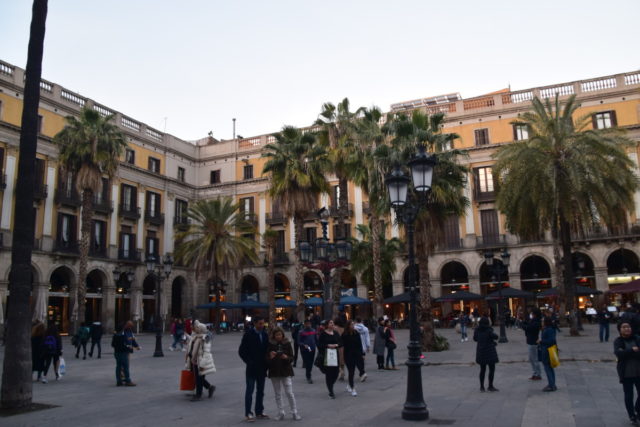 Plaça Reial kent genoeg restaurants