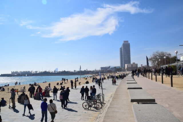 Op de stranden van Barcelona is altijd wat te doen