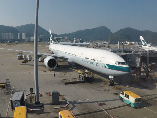 cathay pacific, hong kong, gate