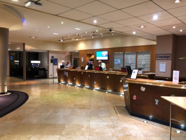 lobby, receptie, hilton, manchester, airport