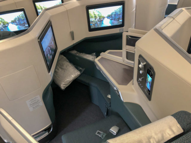 Cathay Pacific Business Class A350-1000 Hong Kong Amsterdam