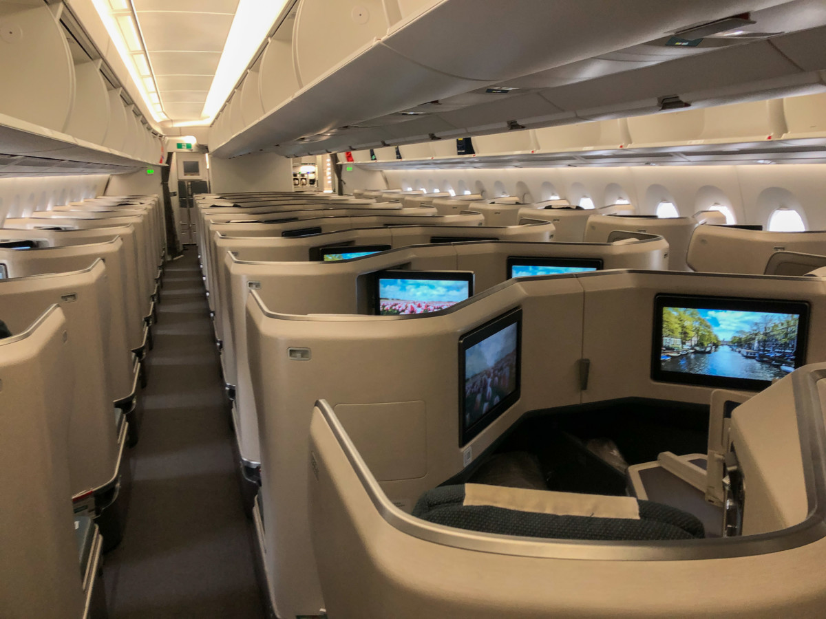 Cathay Pacific Business Class A350-1000 Hong Kong Amsterdam