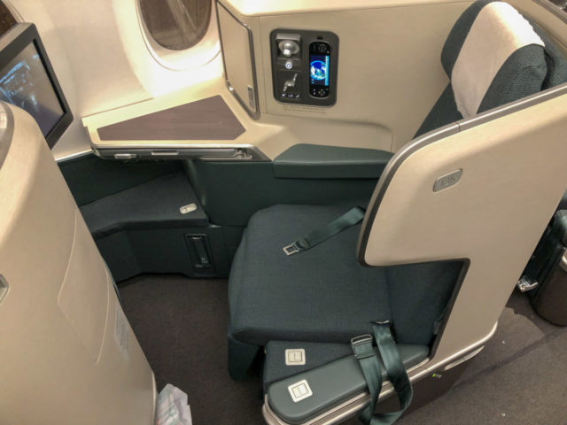 Cathay Pacific Business Class A350-1000 Hong Kong Amsterdam